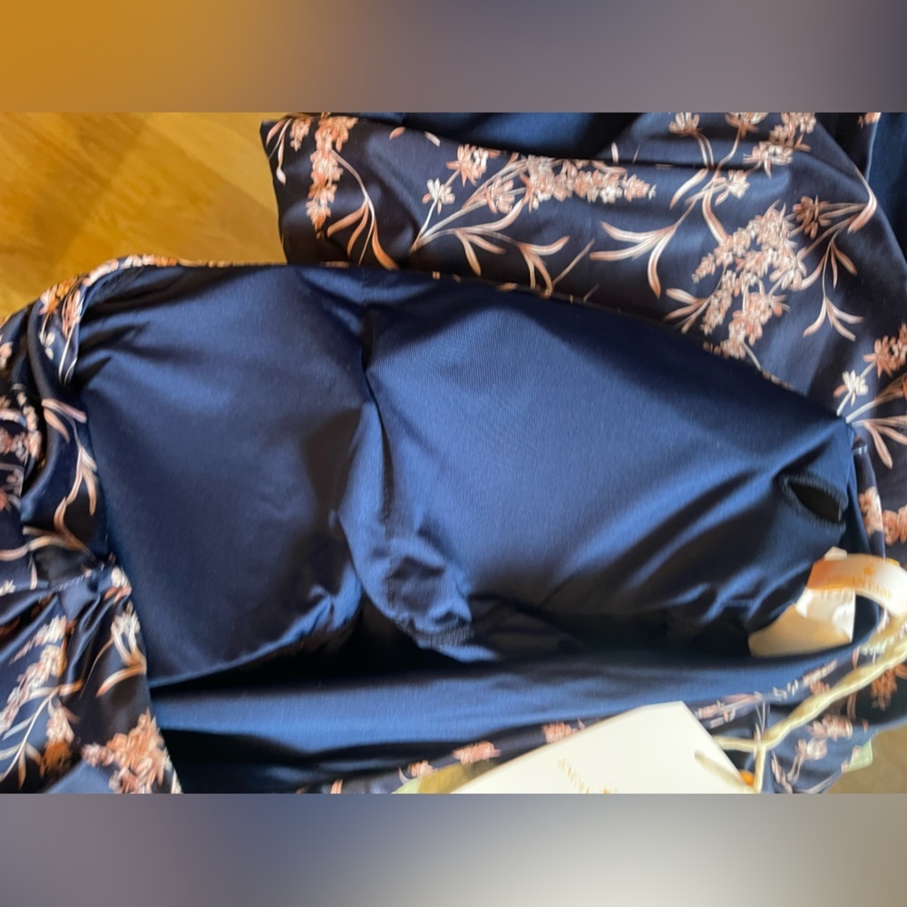 Encantadore one piece swimsuit! Gorgeous! - Picture 8 of 12